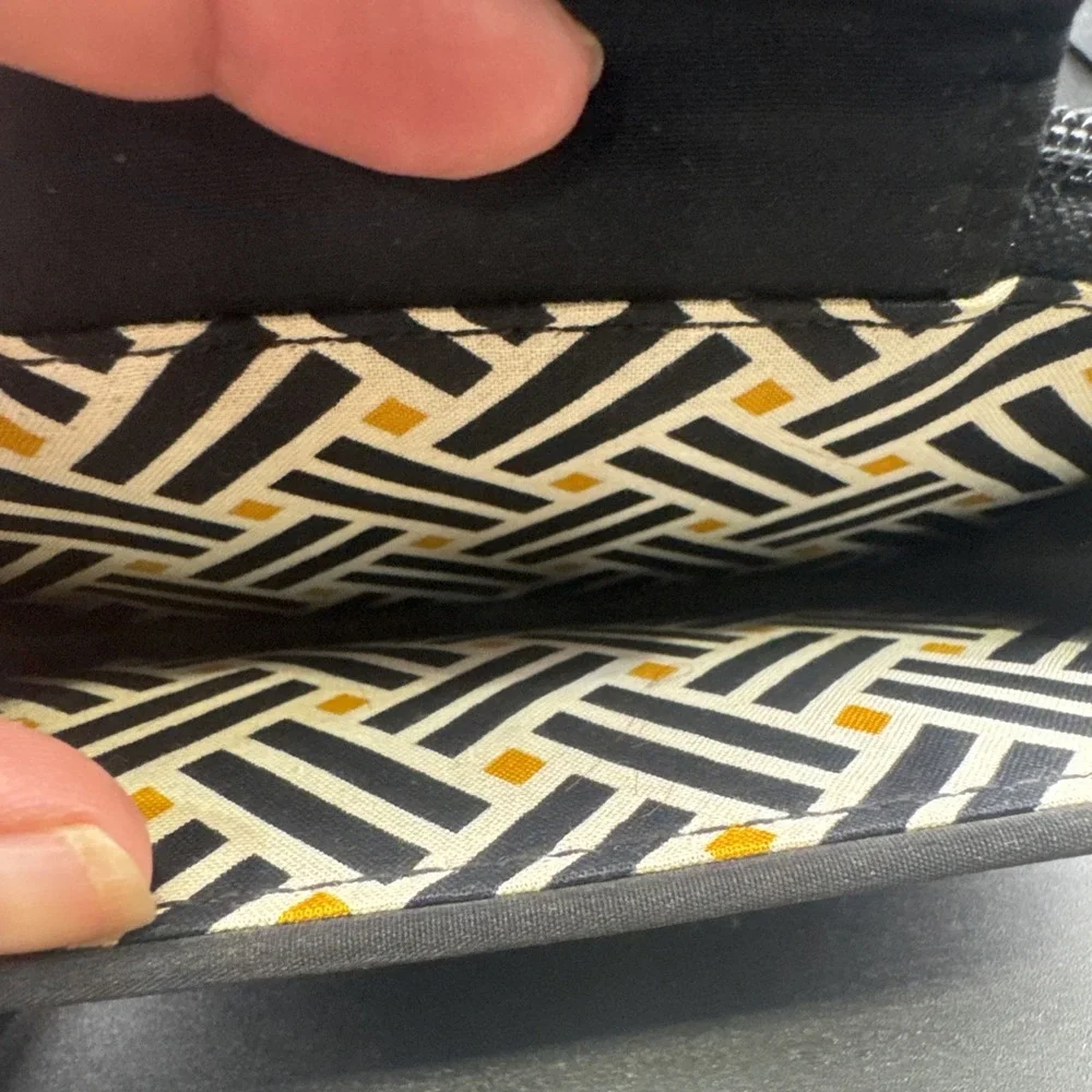 Vera Bradley Black Quilted Microfiber Smartphone Wristlet Wallet Case OS